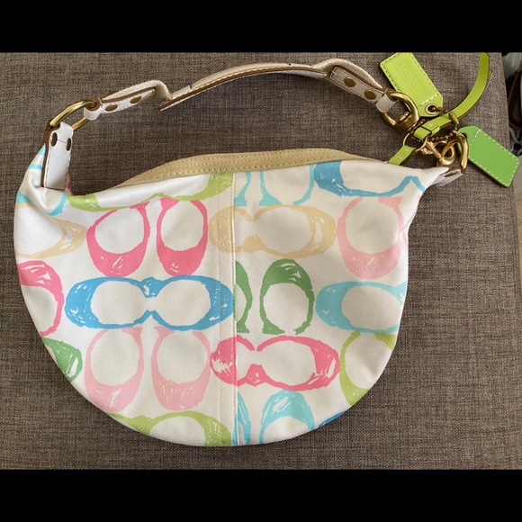 ❌SOLD❌ Coach Hampton Scribble Hobo Bag - Picture 2 of 5